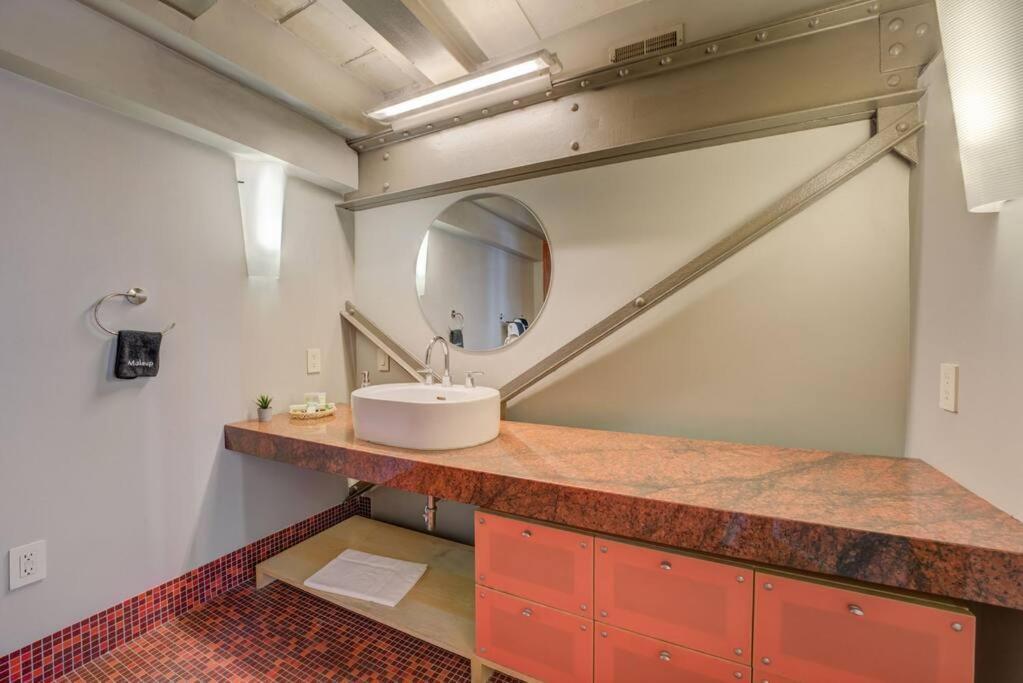 1600 Kcm Penthouse Apartment Cleveland Exteriör bild